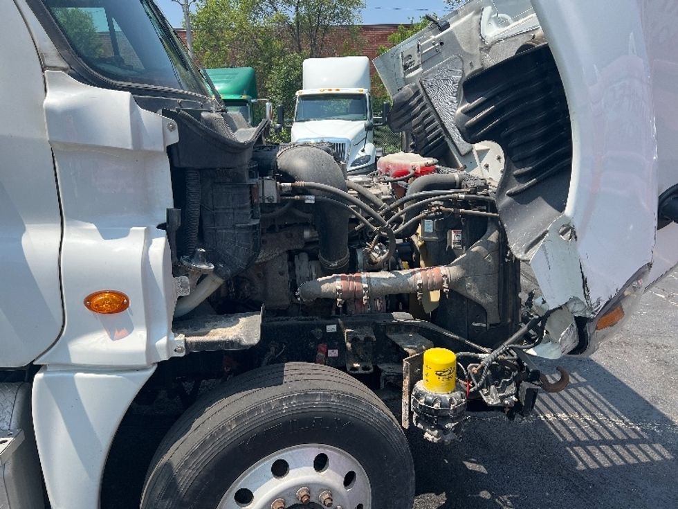Day Cab Tractor-Heavy Duty Tractors-Freightliner-2017-Cascadia 12564ST-Chicago (Melrose Park)-IL-520,103\n\t\tmiles-$ 31,250 - Image 15