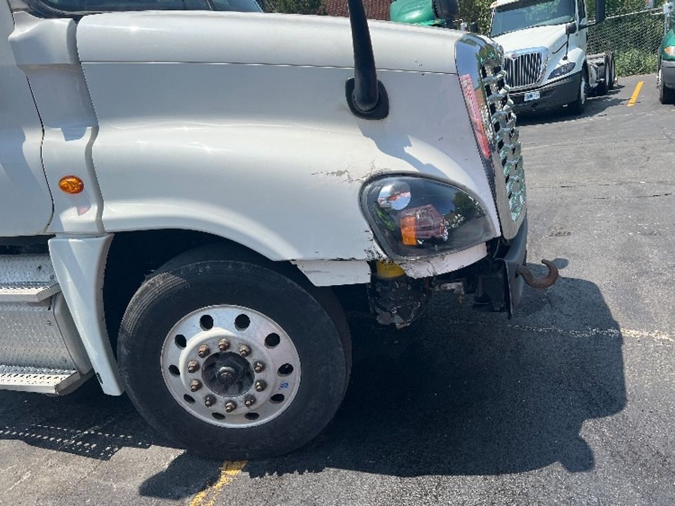 Day Cab Tractor-Heavy Duty Tractors-Freightliner-2017-Cascadia 12564ST-Chicago (Melrose Park)-IL-520,103\n\t\tmiles-$ 31,250 - Image 19