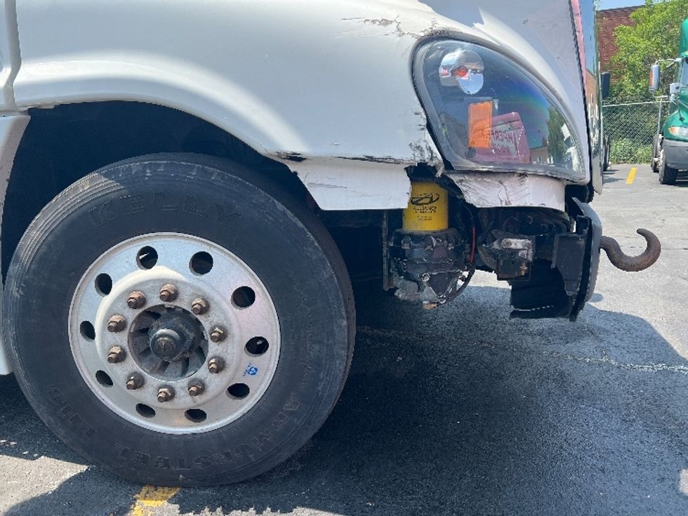 Day Cab Tractor-Heavy Duty Tractors-Freightliner-2017-Cascadia 12564ST-Chicago (Melrose Park)-IL-520,103\n\t\tmiles-$ 31,250 - Image 20