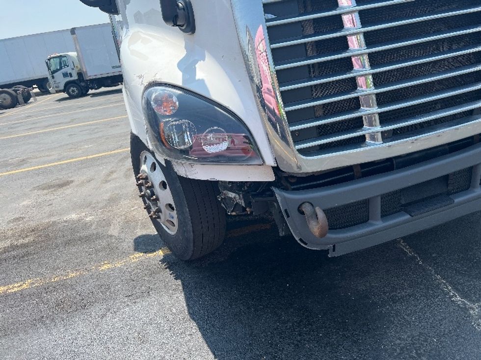 Day Cab Tractor-Heavy Duty Tractors-Freightliner-2017-Cascadia 12564ST-Chicago (Melrose Park)-IL-520,103\n\t\tmiles-$ 31,250 - Image 21