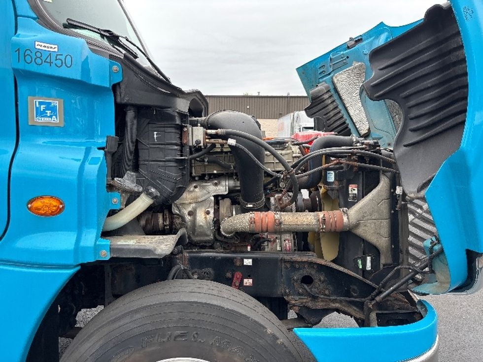 Day Cab Tractor-Heavy Duty Tractors-Freightliner-2017-Cascadia 12564ST-Chicopee-MA-402,263\n\t\tmiles-$ 30,750 - Image 15