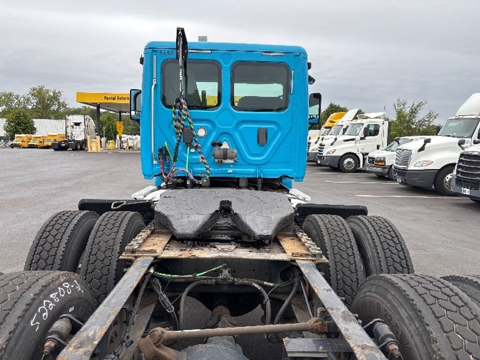 Day Cab Tractor-Heavy Duty Tractors-Freightliner-2017-Cascadia 12564ST-Chicopee-MA-402,263\n\t\tmiles-$ 30,750 - Image 6