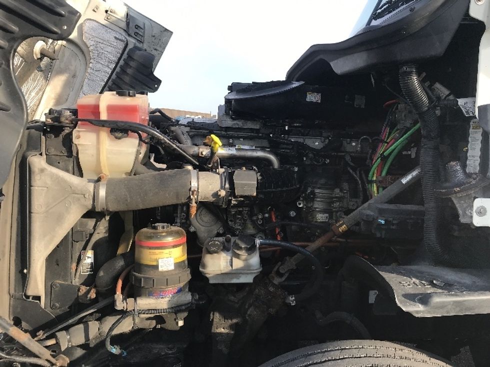 Day Cab Tractor-Heavy Duty Tractors-Freightliner-2017-Cascadia 12564ST-Cincinnati-OH-558,614\n\t\tmiles-$ 34,750 - Image 16