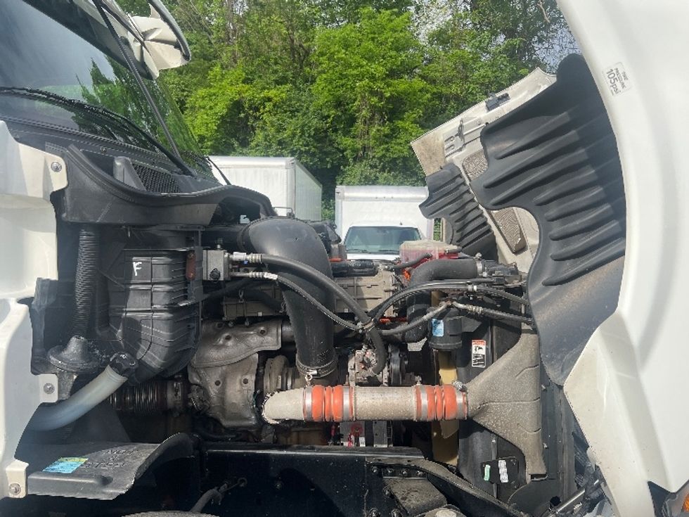 Day Cab Tractor-Heavy Duty Tractors-Freightliner-2017-Cascadia 12564ST-Cleveland-TN-551,419\n\t\tmiles-$ 24,250 - Image 15