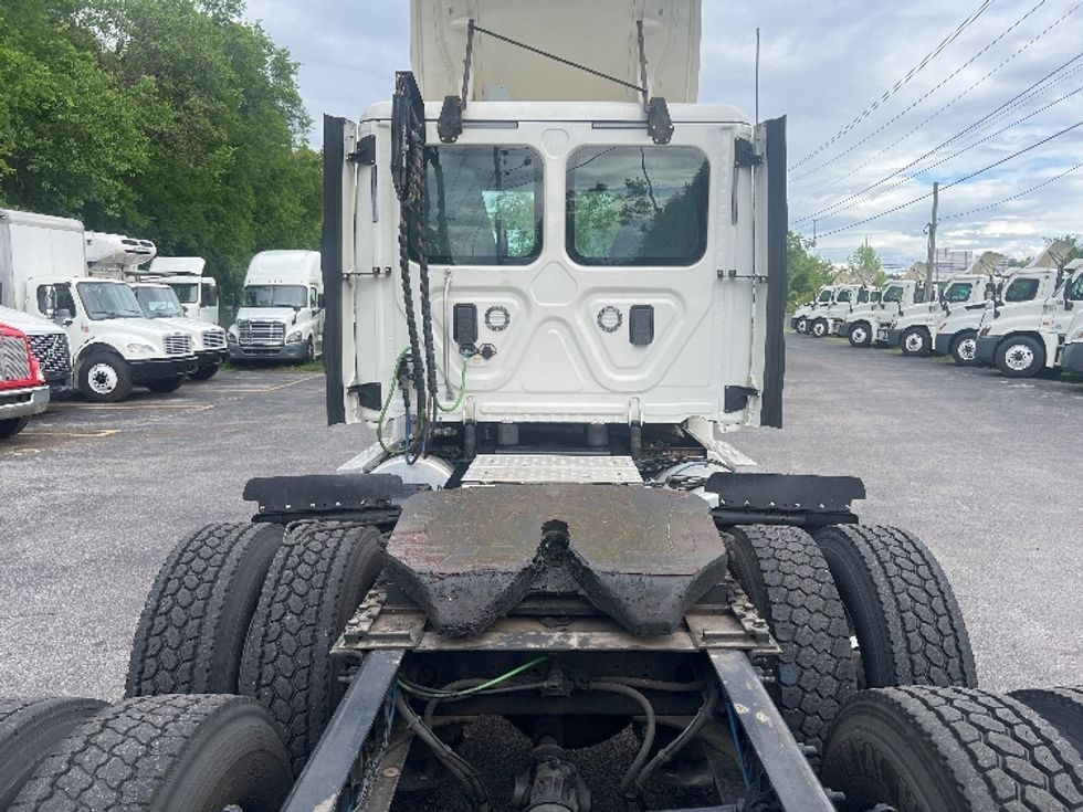 Day Cab Tractor-Heavy Duty Tractors-Freightliner-2017-Cascadia 12564ST-Cleveland-TN-551,419\n\t\tmiles-$ 24,250 - Image 6