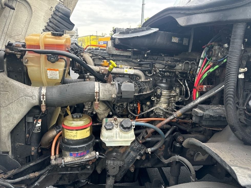 Day Cab Tractor-Heavy Duty Tractors-Freightliner-2017-Cascadia 12564ST-Cranbury-NJ-501,204\n\t\tmiles-$ 35,500 - Image 16