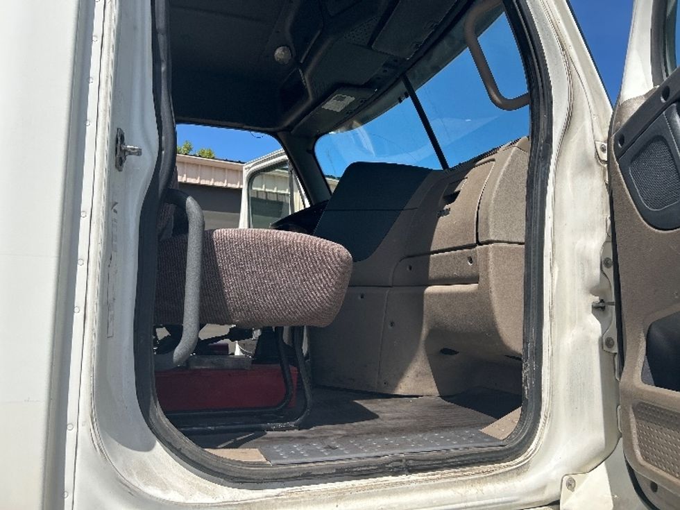Day Cab Tractor-Heavy Duty Tractors-Freightliner-2017-Cascadia 12564ST-Cross Lanes-WV-535,033\n\t\tmiles-$ 30,500 - Image 12