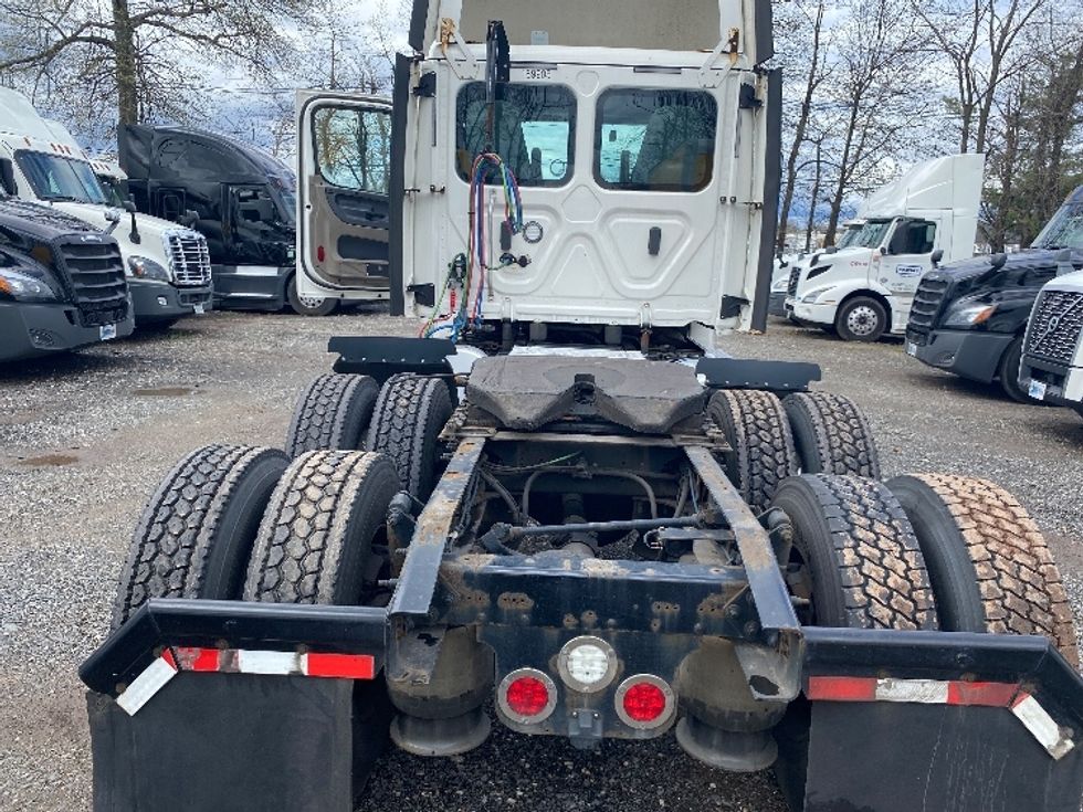 Day Cab Tractor-Heavy Duty Tractors-Freightliner-2017-Cascadia 12564ST-Dayton-NJ-448,076\n\t\tmiles-$ 38,750 - Image 6