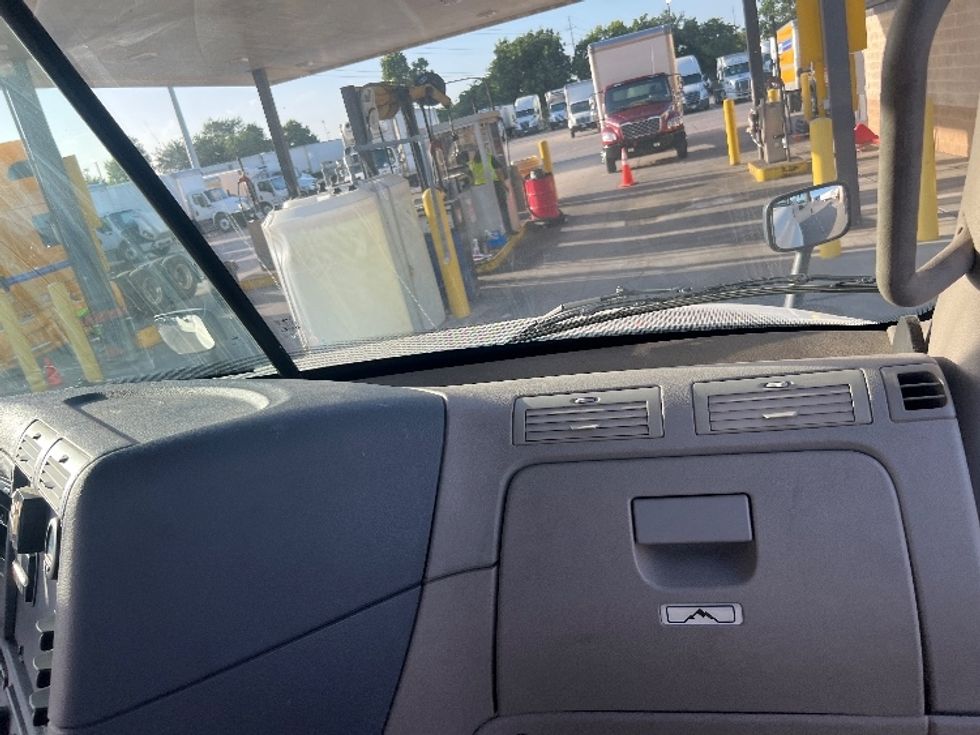 Day Cab Tractor-Heavy Duty Tractors-Freightliner-2017-Cascadia 12564ST-Denton-TX-425,958\n\t\tmiles-$ 38,250 - Image 13