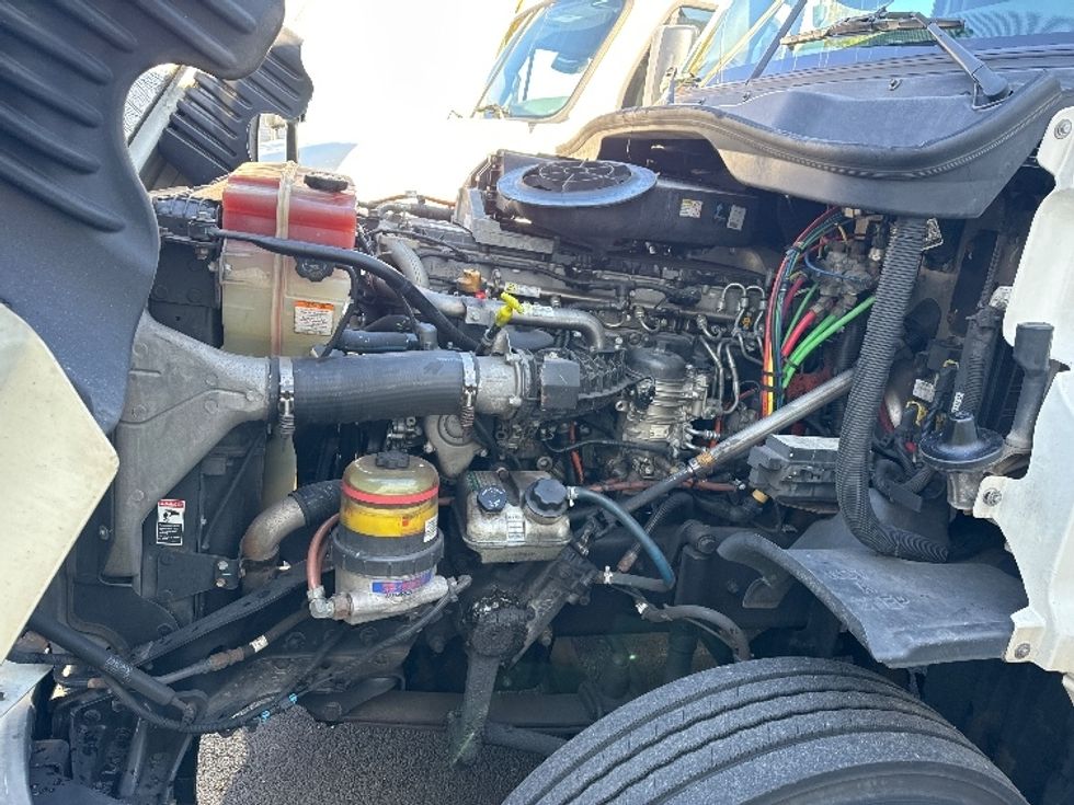 Day Cab Tractor-Heavy Duty Tractors-Freightliner-2017-Cascadia 12564ST-Essex-MD-286,685\n\t\tmiles-$ 41,750 - Image 16