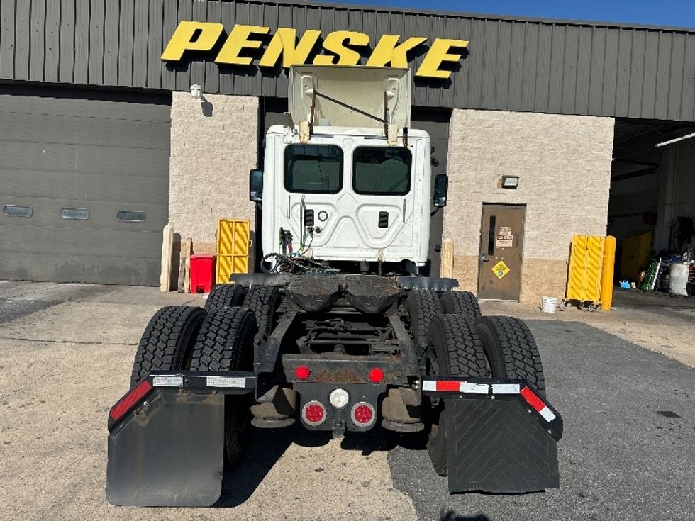 Day Cab Tractor-Heavy Duty Tractors-Freightliner-2017-Cascadia 12564ST-Essex-MD-286,685\n\t\tmiles-$ 41,750 - Image 6