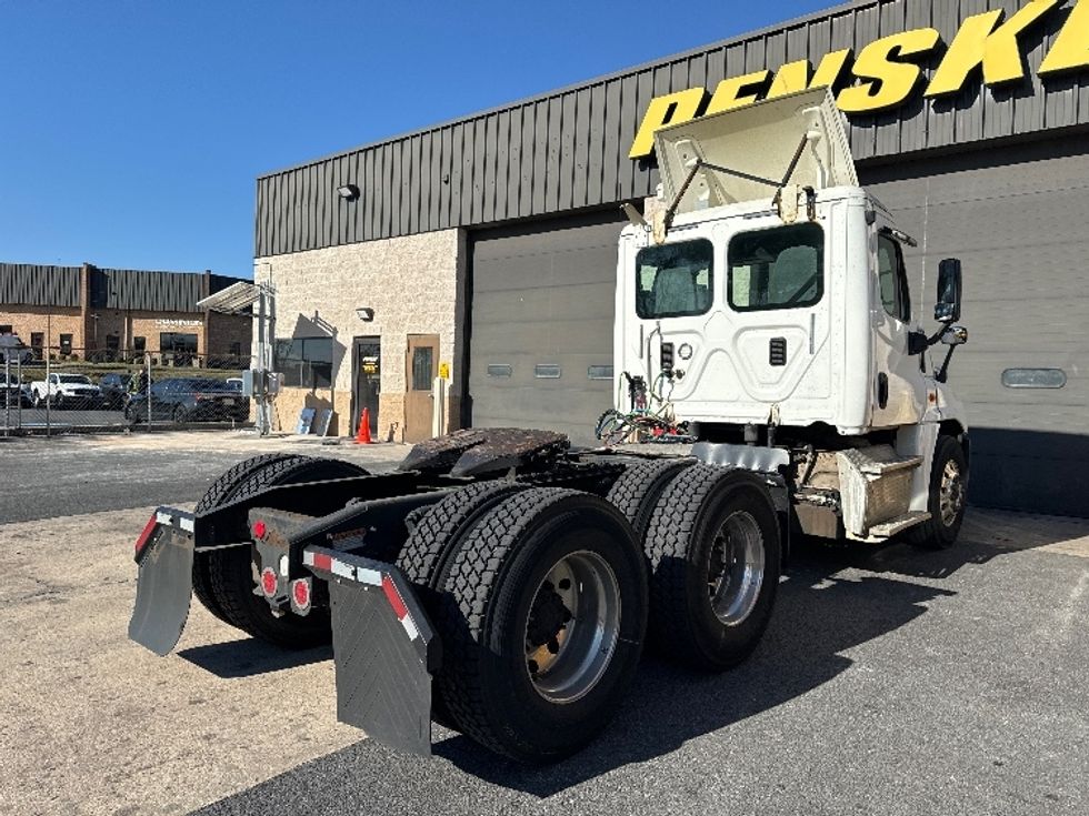Day Cab Tractor-Heavy Duty Tractors-Freightliner-2017-Cascadia 12564ST-Essex-MD-286,685\n\t\tmiles-$ 41,750 - Image 7