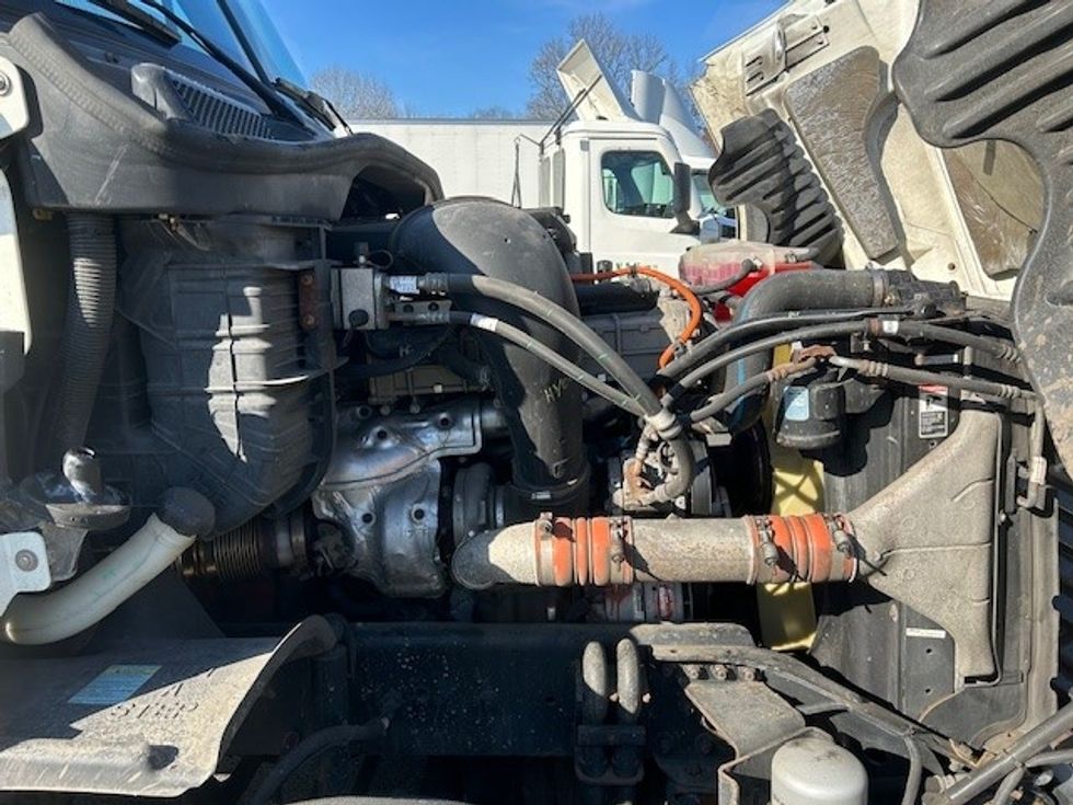 Day Cab Tractor-Heavy Duty Tractors-Freightliner-2017-Cascadia 12564ST-Essex-MD-290,024\n\t\tmiles-$ 32,000 - Image 15