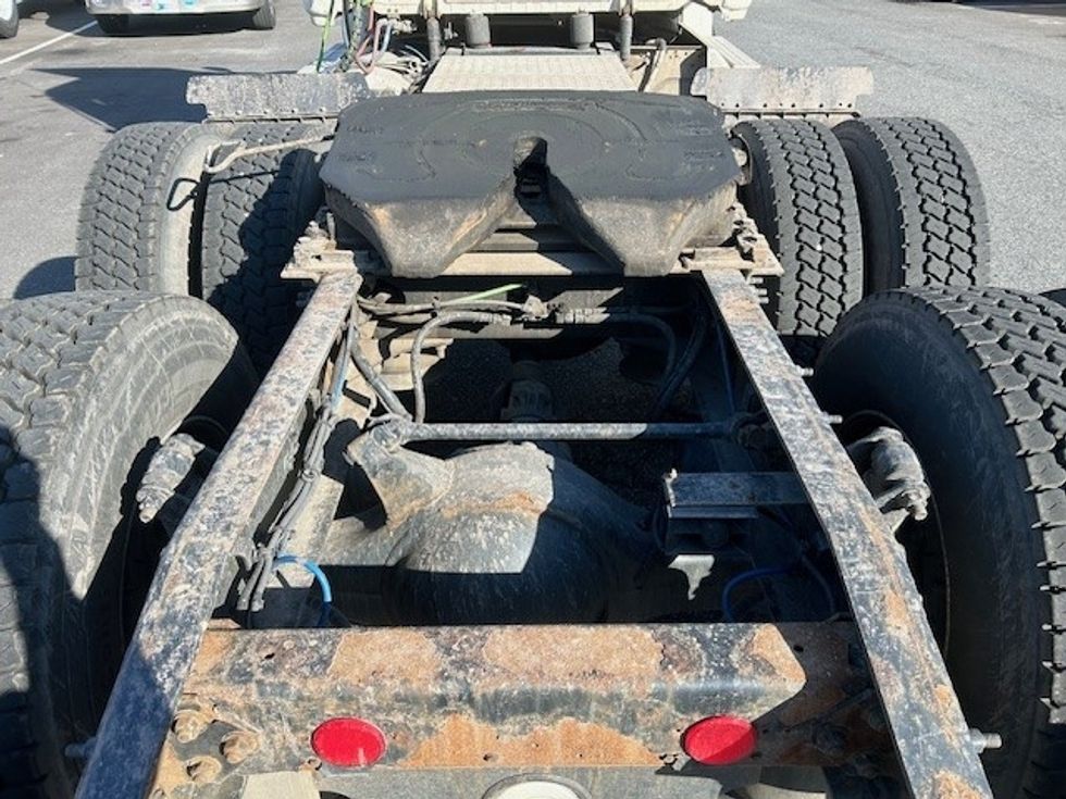 Day Cab Tractor-Heavy Duty Tractors-Freightliner-2017-Cascadia 12564ST-Essex-MD-290,024\n\t\tmiles-$ 32,000 - Image 6