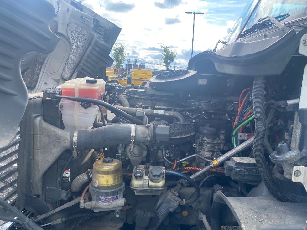 Day Cab Tractor-Heavy Duty Tractors-Freightliner-2017-Cascadia 12564ST-Everett-WA-628,448\n\t\tmiles-$ 28,750 - Image 16