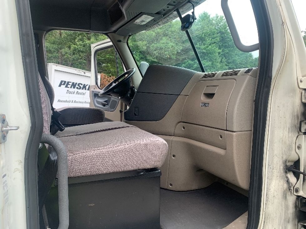 Day Cab Tractor-Heavy Duty Tractors-Freightliner-2017-Cascadia 12564ST-Fitchburg-MA-205,066\n\t\tmiles-$ 48,000 - Image 12