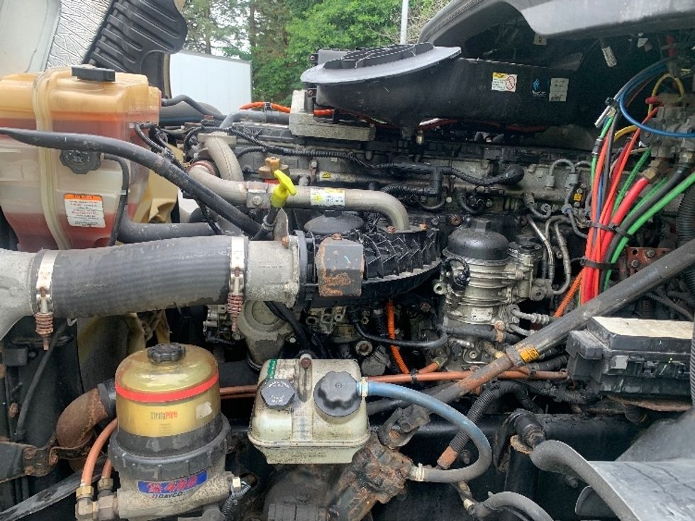 Day Cab Tractor-Heavy Duty Tractors-Freightliner-2017-Cascadia 12564ST-Fitchburg-MA-205,066\n\t\tmiles-$ 48,000 - Image 16