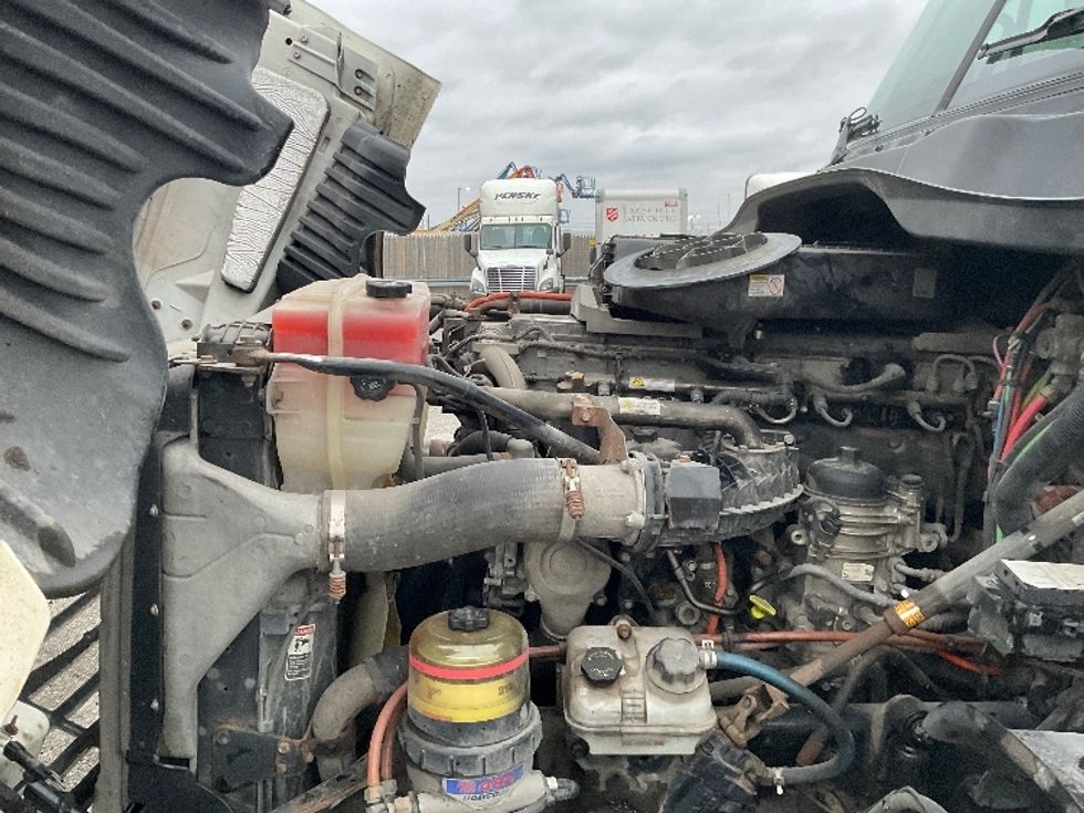 Day Cab Tractor-Heavy Duty Tractors-Freightliner-2017-Cascadia 12564ST-Flint-MI-734,514\n\t\tmiles-$ 23,000 - Image 16