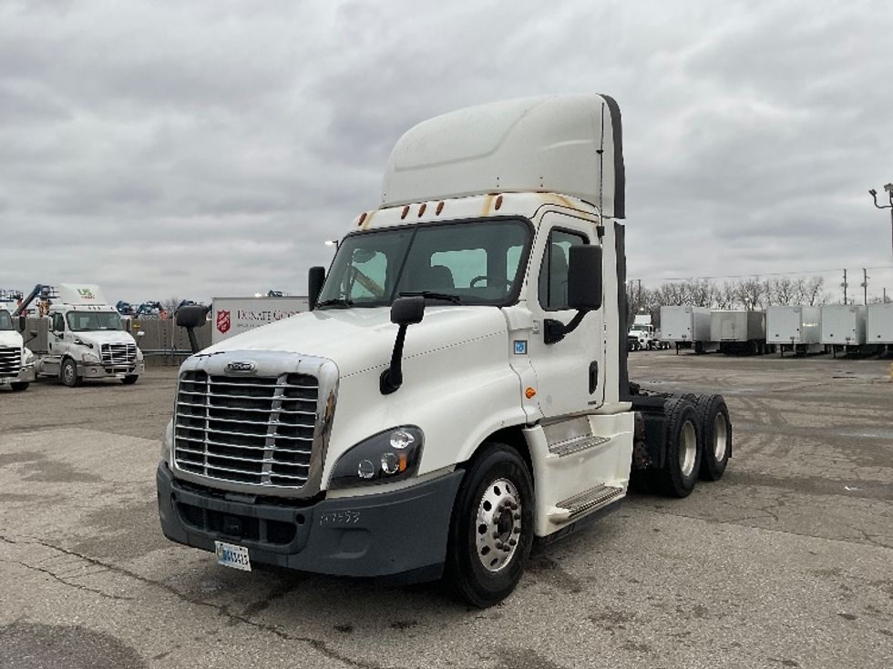Day Cab Tractor-Heavy Duty Tractors-Freightliner-2017-Cascadia 12564ST-Flint-MI-734,514\n\t\tmiles-$ 23,000 - Image 3