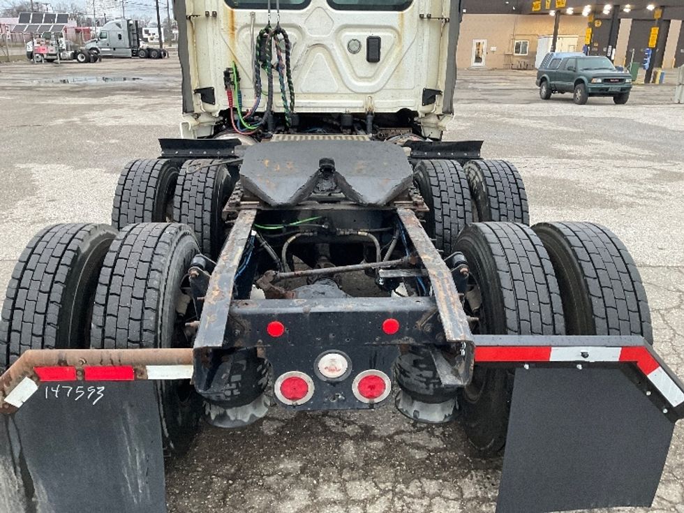 Day Cab Tractor-Heavy Duty Tractors-Freightliner-2017-Cascadia 12564ST-Flint-MI-734,514\n\t\tmiles-$ 23,000 - Image 6