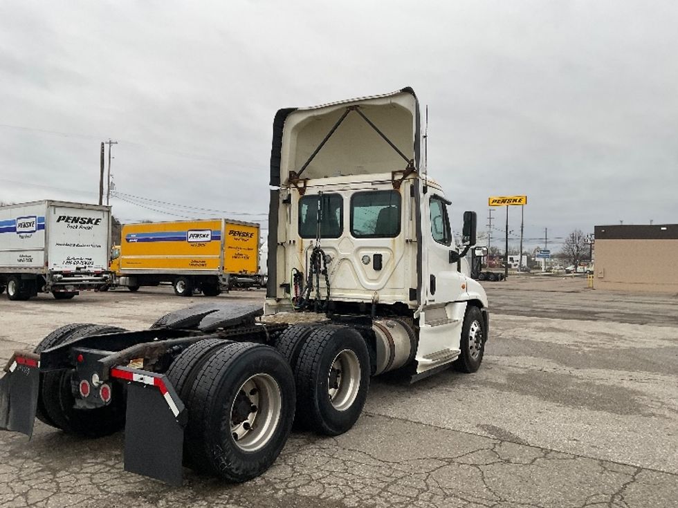 Day Cab Tractor-Heavy Duty Tractors-Freightliner-2017-Cascadia 12564ST-Flint-MI-734,514\n\t\tmiles-$ 23,000 - Image 7