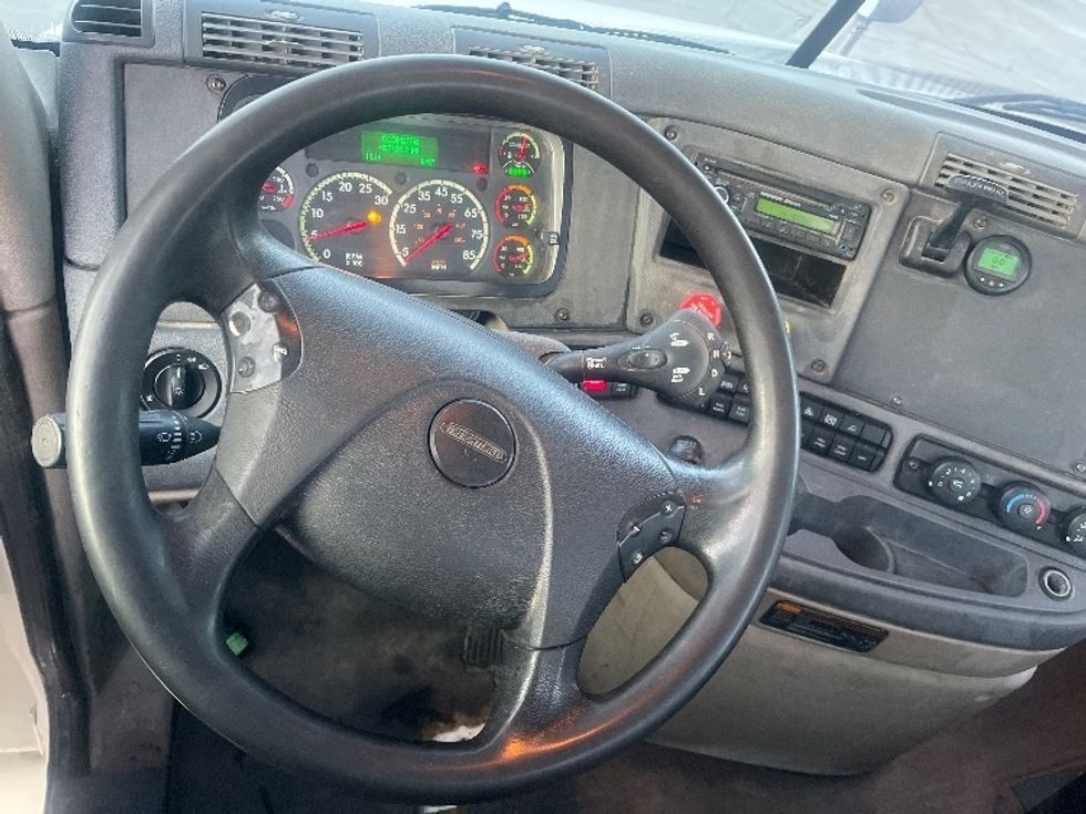 Day Cab Tractor-Heavy Duty Tractors-Freightliner-2017-Cascadia 12564ST-Fresno-CA-403,126\n\t\tmiles-$ 35,750 - Image 11