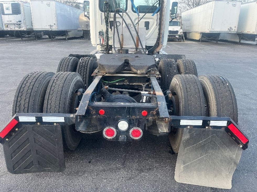 Day Cab Tractor-Heavy Duty Tractors-Freightliner-2017-Cascadia 12564ST-Fresno-CA-403,126\n\t\tmiles-$ 35,750 - Image 6