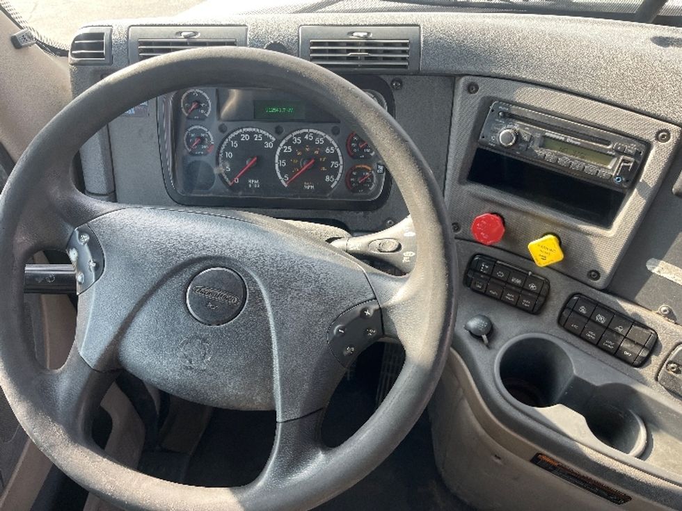 Day Cab Tractor-Heavy Duty Tractors-Freightliner-2017-Cascadia 12564ST-Fresno-CA-567,027\n\t\tmiles-$ 31,000 - Image 10