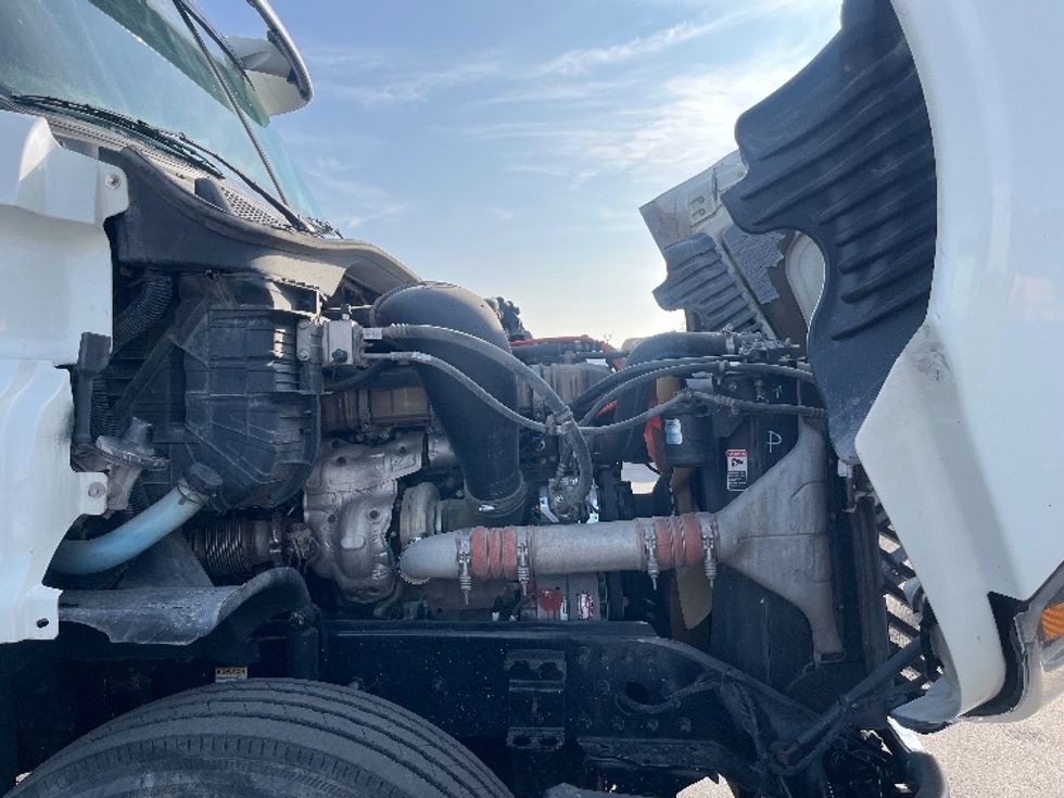 Day Cab Tractor-Heavy Duty Tractors-Freightliner-2017-Cascadia 12564ST-Fresno-CA-567,027\n\t\tmiles-$ 31,000 - Image 15