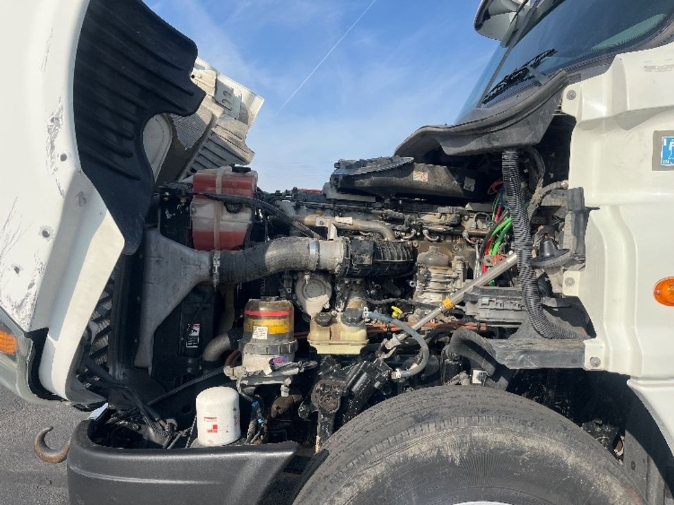 Day Cab Tractor-Heavy Duty Tractors-Freightliner-2017-Cascadia 12564ST-Fresno-CA-567,027\n\t\tmiles-$ 31,000 - Image 16