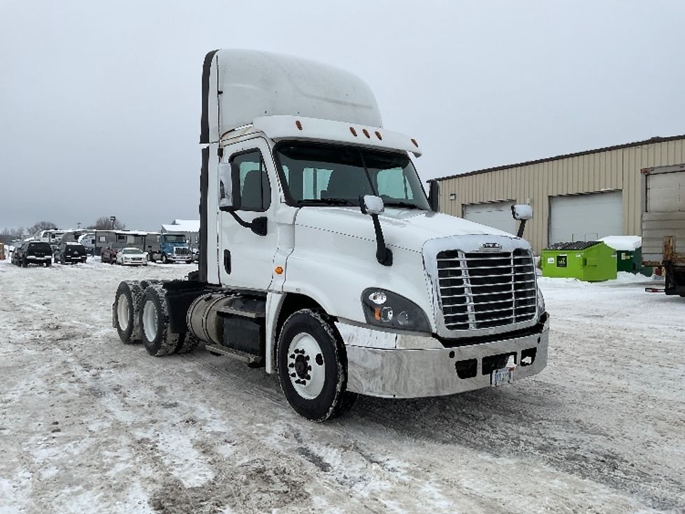 2017 Freightliner Cascadia 12564ST Day Cab Tractor