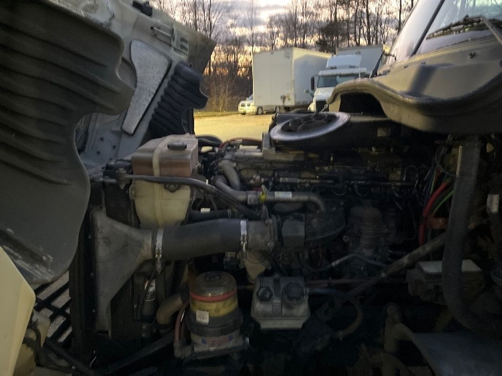 Day Cab Tractor-Heavy Duty Tractors-Freightliner-2017-Cascadia 12564ST-Greensboro-NC-508,055\n\t\tmiles-$ 35,000 - Image 11