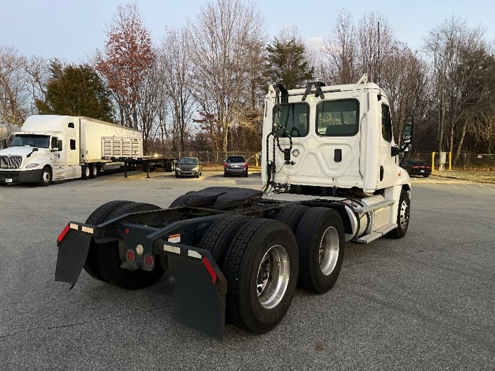 Day Cab Tractor-Heavy Duty Tractors-Freightliner-2017-Cascadia 12564ST-Greensboro-NC-508,055\n\t\tmiles-$ 35,000 - Image 7