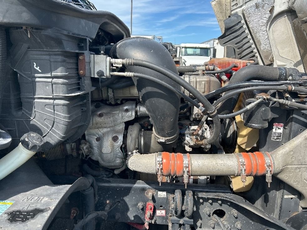 Day Cab Tractor-Heavy Duty Tractors-Freightliner-2017-Cascadia 12564ST-Greensboro-NC-526,621\n\t\tmiles-$ 34,250 - Image 15