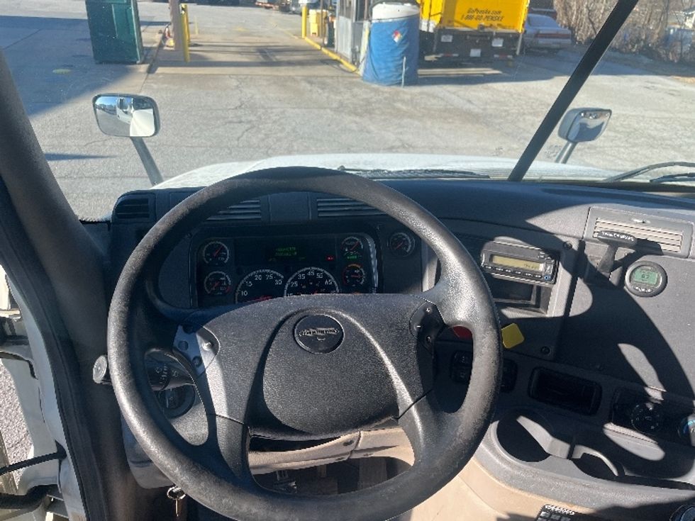 Day Cab Tractor-Heavy Duty Tractors-Freightliner-2017-Cascadia 12564ST-Greer-SC-501,312\n\t\tmiles-$ 30,500 - Image 11