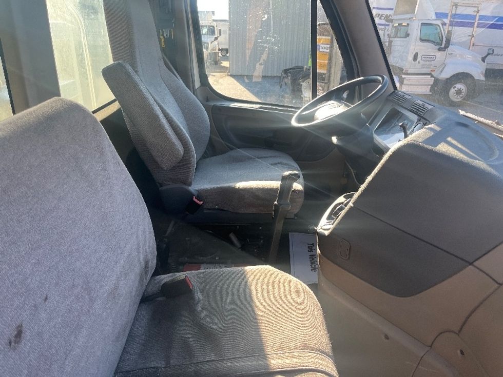 Day Cab Tractor-Heavy Duty Tractors-Freightliner-2017-Cascadia 12564ST-Greer-SC-501,312\n\t\tmiles-$ 30,500 - Image 14