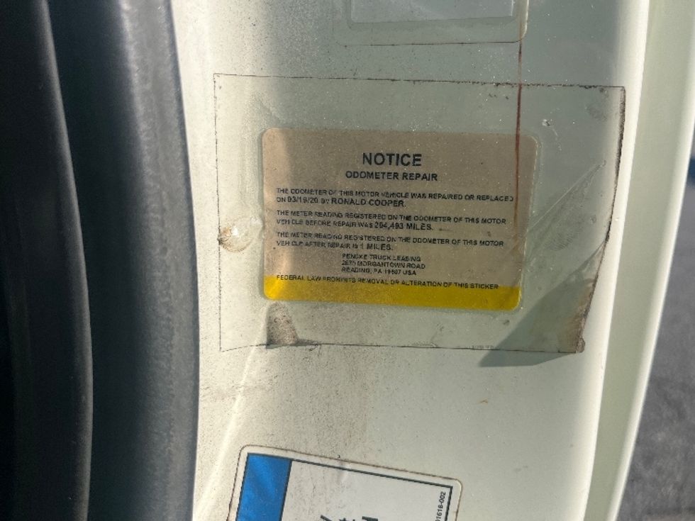 Day Cab Tractor-Heavy Duty Tractors-Freightliner-2017-Cascadia 12564ST-Greer-SC-501,312\n\t\tmiles-$ 30,500 - Image 17