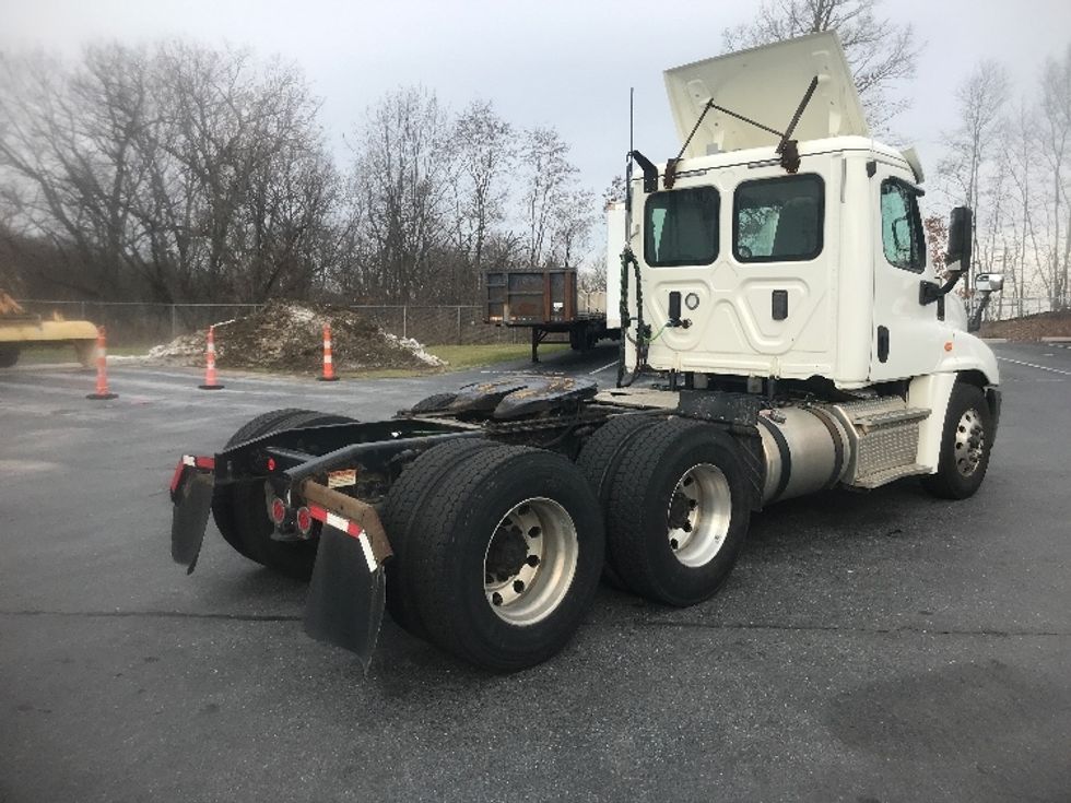 Day Cab Tractor-Heavy Duty Tractors-Freightliner-2017-Cascadia 12564ST-Harrisburg-PA-401,841\n\t\tmiles-$ 37,750 - Image 7