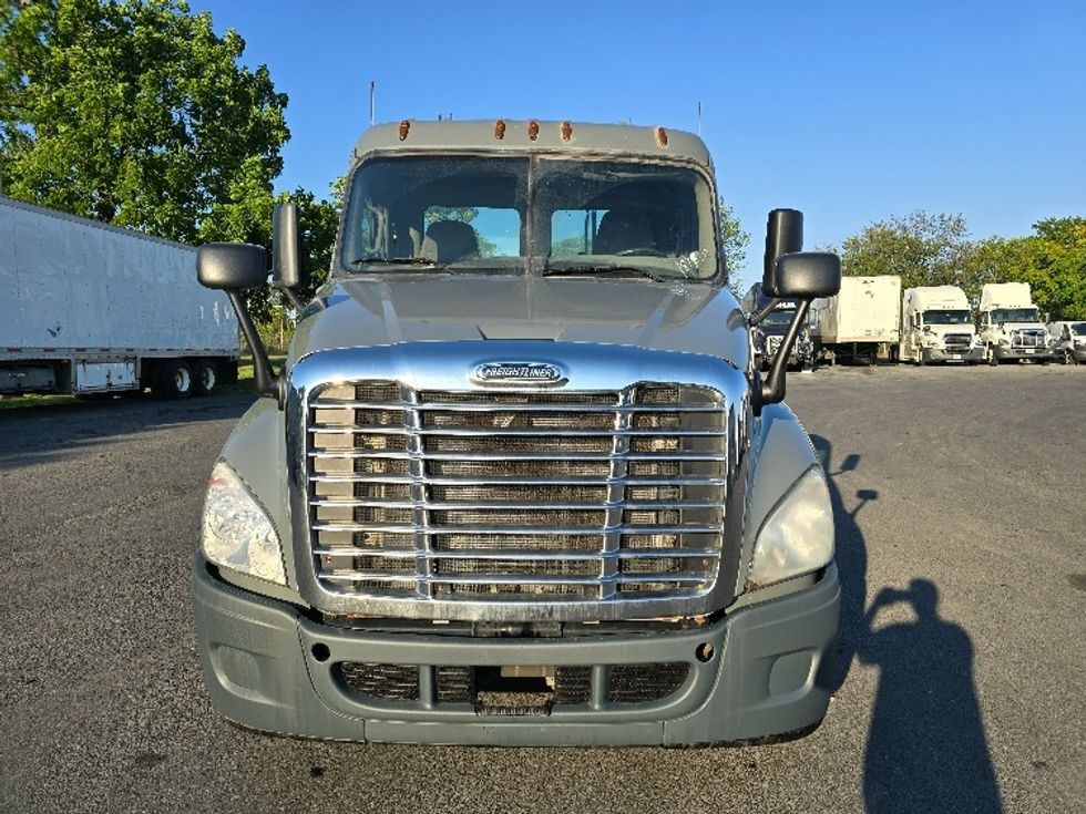 2017 Freightliner Cascadia 12564ST Day Cab Tractor