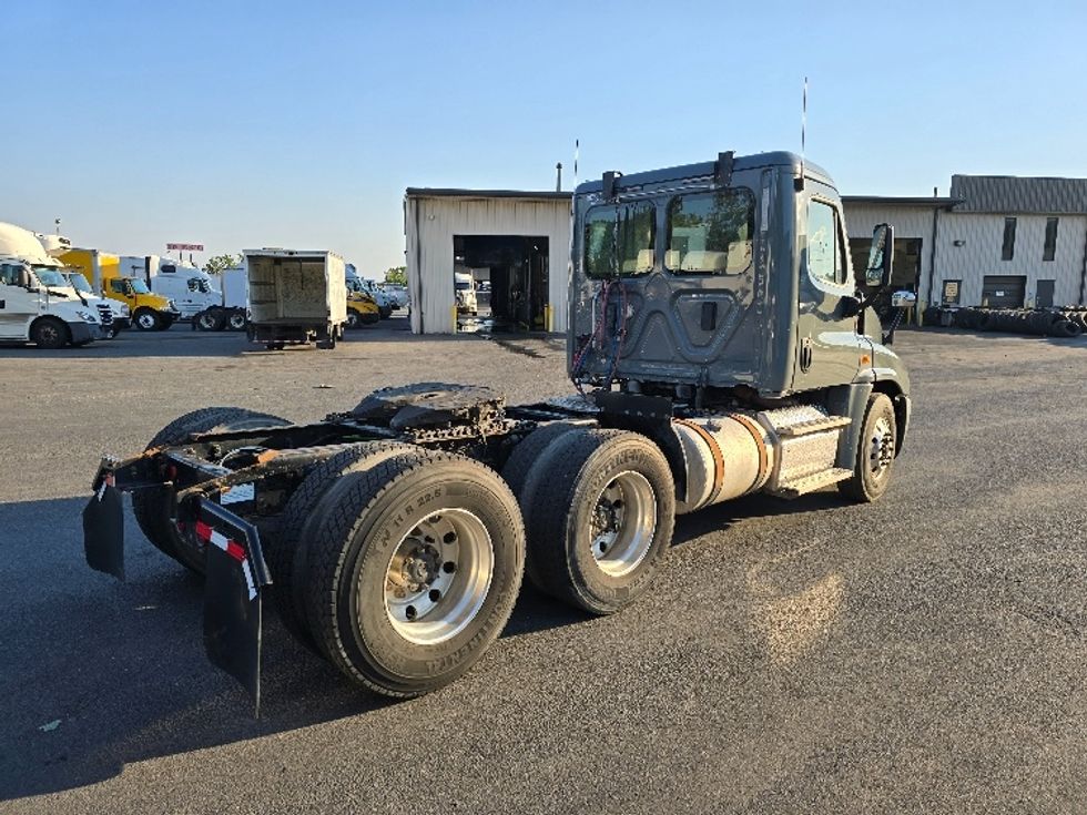 2017 Freightliner Cascadia 12564ST Day Cab Tractor