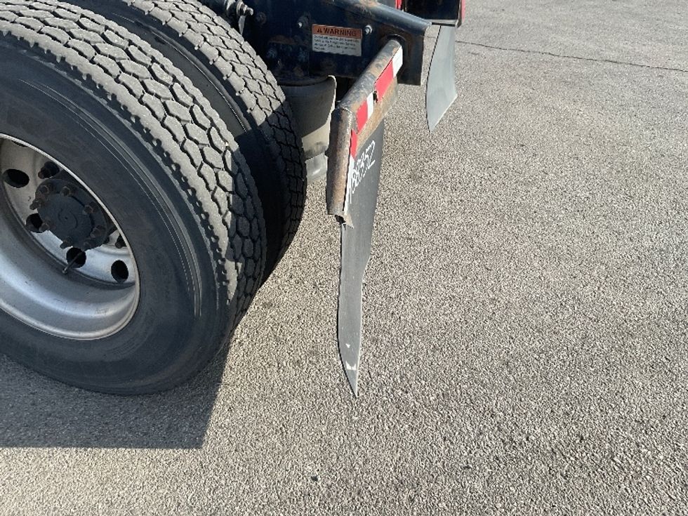 Day Cab Tractor-Heavy Duty Tractors-Freightliner-2017-Cascadia 12564ST-Kansas City-MO-587,846\n\t\tmiles-$ 31,000 - Image 19