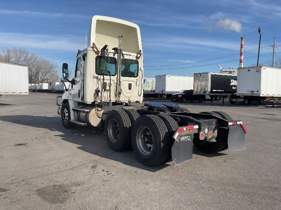 Day Cab Tractor-Heavy Duty Tractors-Freightliner-2017-Cascadia 12564ST-Kansas City-MO-587,846\n\t\tmiles-$ 31,000 - Image 5