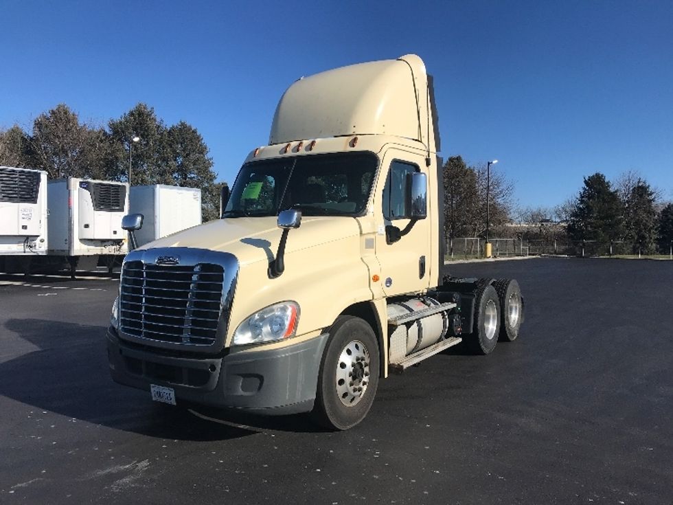 Day Cab Tractor-Heavy Duty Tractors-Freightliner-2017-Cascadia 12564ST-Lancaster-PA-430,295\n\t\tmiles-$ 35,500 - Image 3