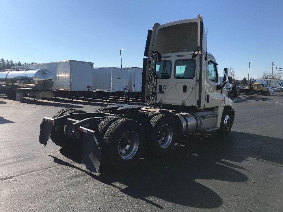 Day Cab Tractor-Heavy Duty Tractors-Freightliner-2017-Cascadia 12564ST-Lancaster-PA-430,295\n\t\tmiles-$ 35,500 - Image 7