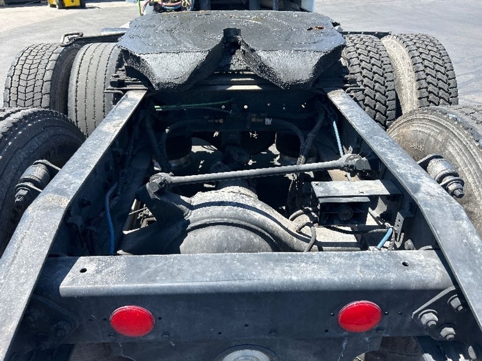 Day Cab Tractor-Heavy Duty Tractors-Freightliner-2017-Cascadia 12564ST-Las Vegas-NV-108,743\n\t\tmiles-$ 39,250 - Image 6
