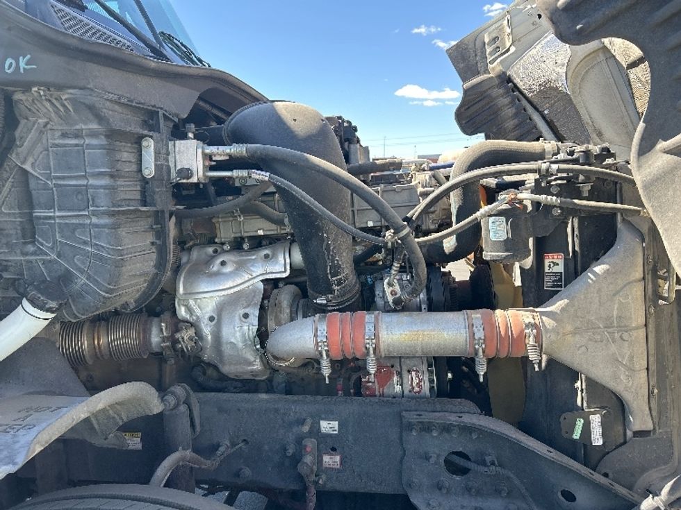 Day Cab Tractor-Heavy Duty Tractors-Freightliner-2017-Cascadia 12564ST-Las Vegas-NV-220,386\n\t\tmiles-$ 39,250 - Image 15