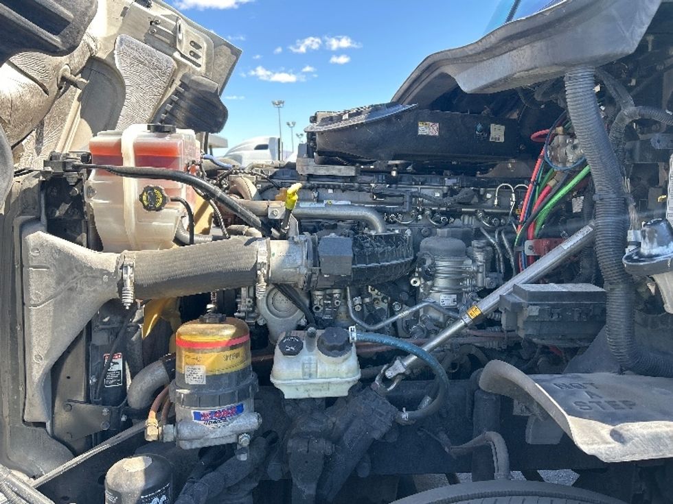 Day Cab Tractor-Heavy Duty Tractors-Freightliner-2017-Cascadia 12564ST-Las Vegas-NV-220,386\n\t\tmiles-$ 39,250 - Image 16