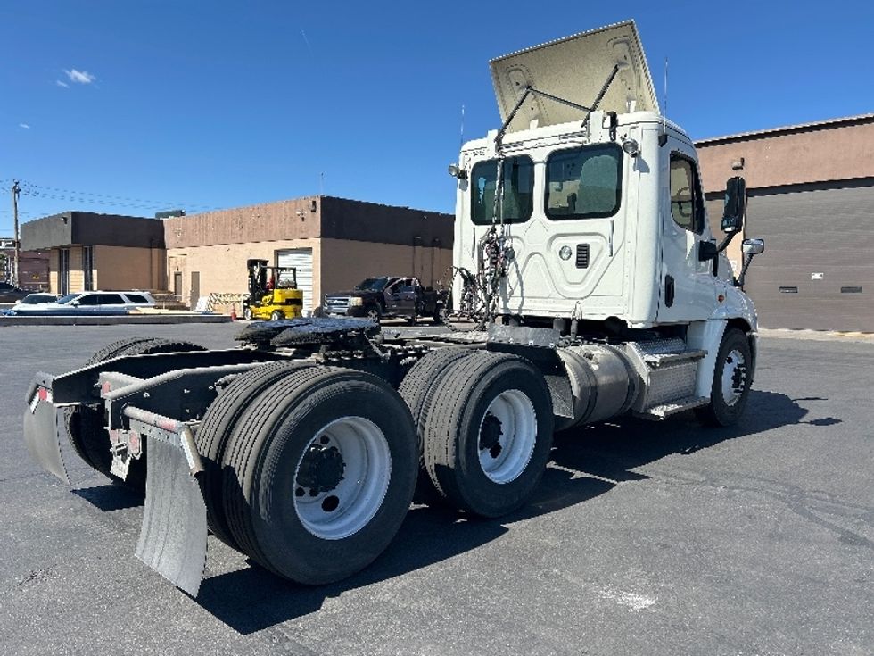Day Cab Tractor-Heavy Duty Tractors-Freightliner-2017-Cascadia 12564ST-Las Vegas-NV-220,386\n\t\tmiles-$ 39,250 - Image 7