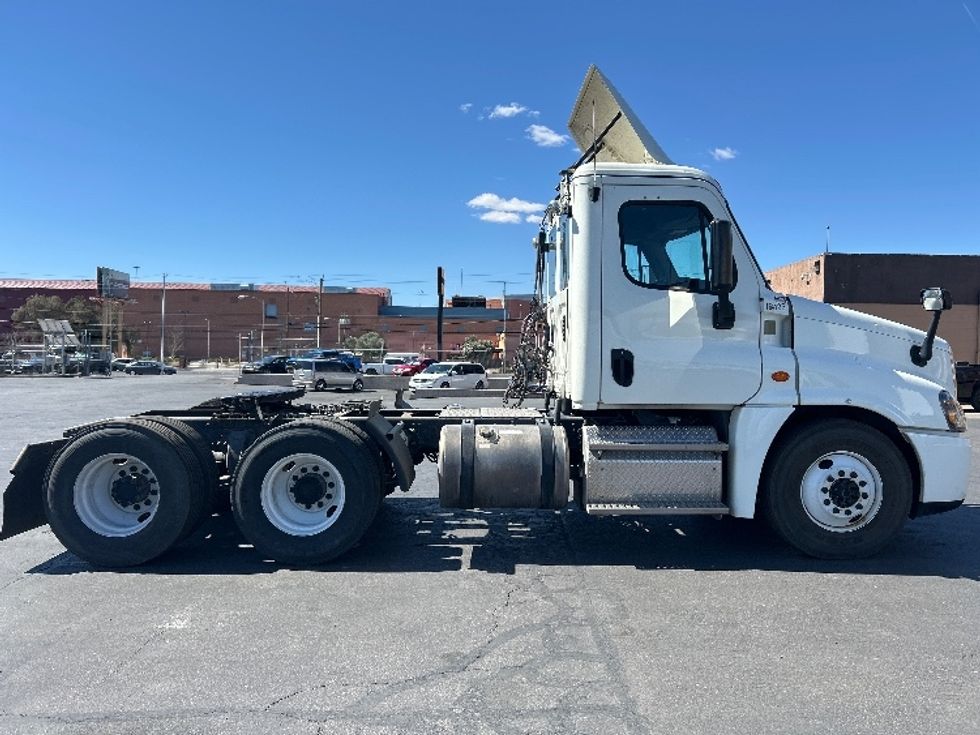 Day Cab Tractor-Heavy Duty Tractors-Freightliner-2017-Cascadia 12564ST-Las Vegas-NV-220,386\n\t\tmiles-$ 39,250 - Image 8