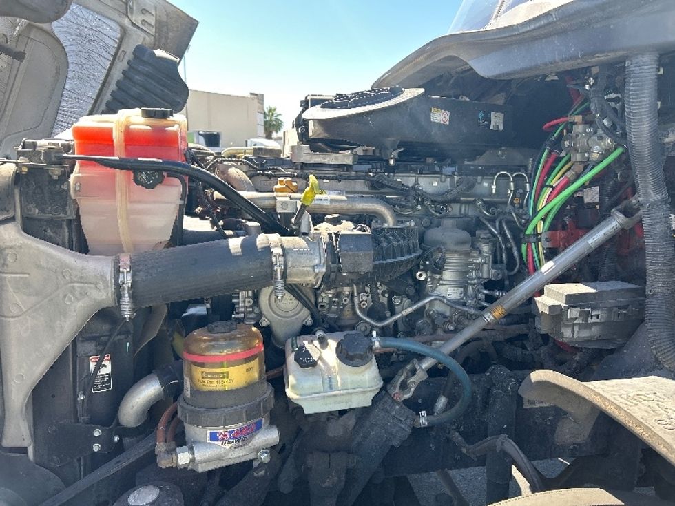 Day Cab Tractor-Heavy Duty Tractors-Freightliner-2017-Cascadia 12564ST-Las Vegas-NV-273,642\n\t\tmiles-$ 37,500 - Image 16